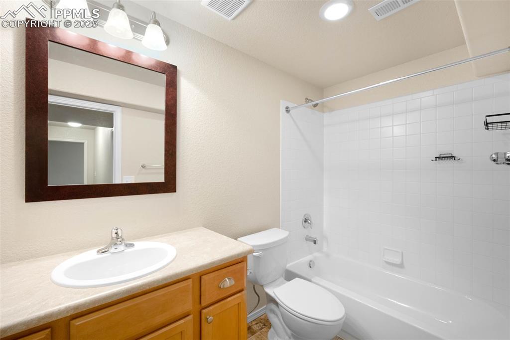 Image 25 of 37: Basement bathroom