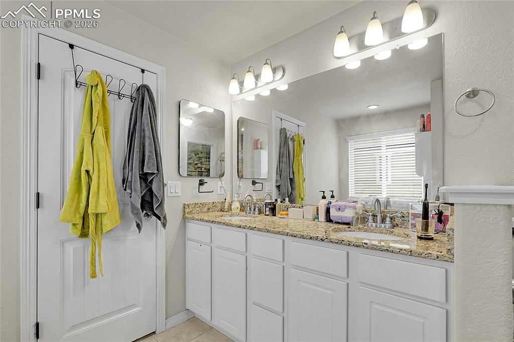 Image 12 of 29: Bathroom