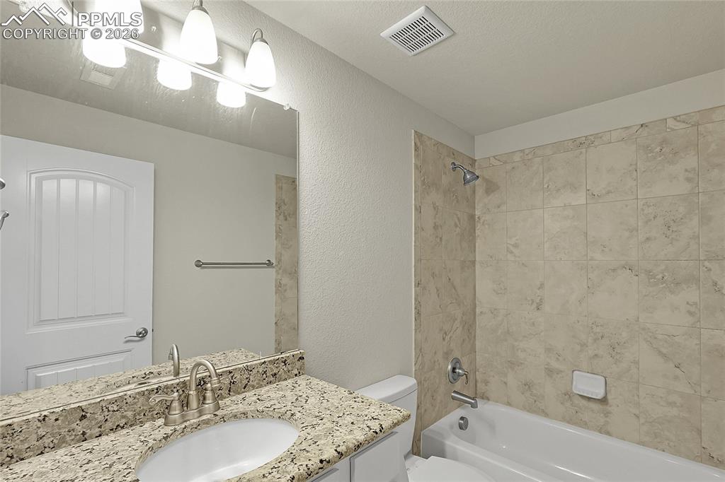 Image 24 of 29: Bathroom