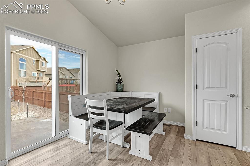 Image 8 of 29: Dining Area