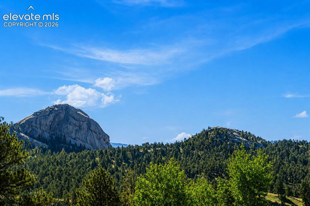 Image 21 of 24: Rock Formations