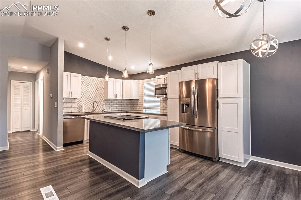 Image 9 of 42: Kitchen