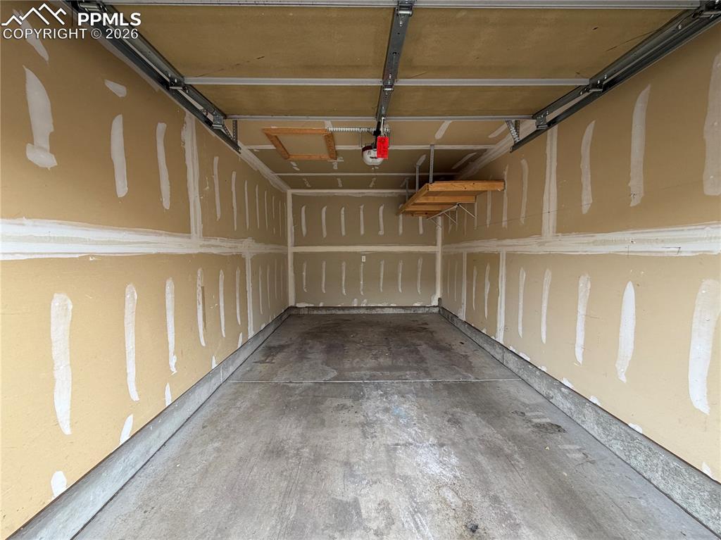 Image 17 of 17: Balcony