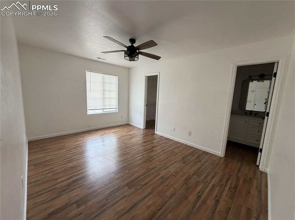 Image 6 of 17: Kitchen