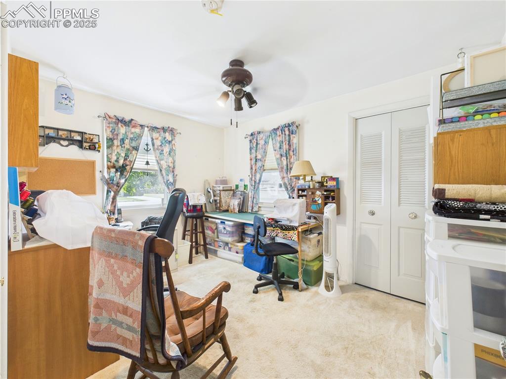 Image 26 of 30: Office