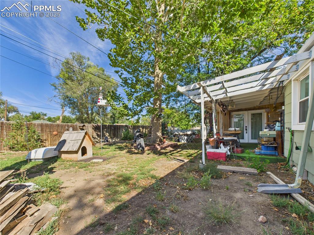 Image 30 of 30: Yard