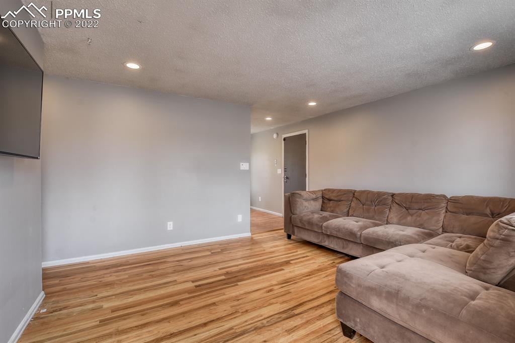 Listing 5328484, Image 5 of 28