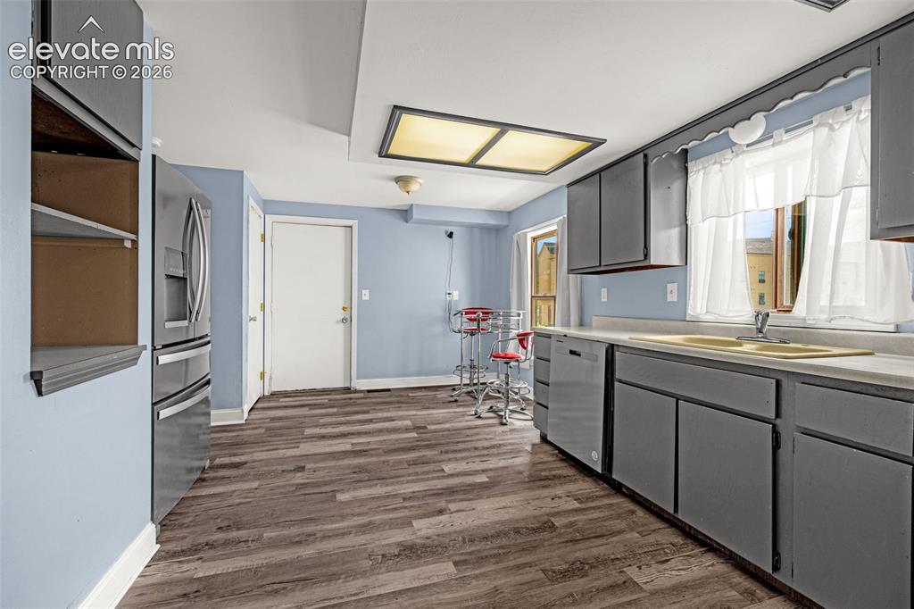 Image 11 of 37: Kitchen