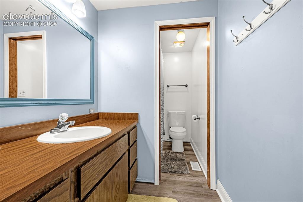 Image 17 of 37: Bathroom