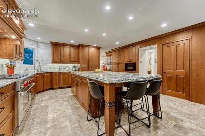 Image 6 of 49: Kitchen