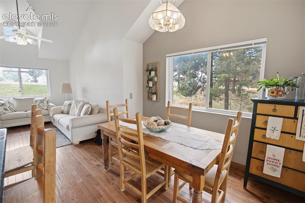 Image 5 of 23: Dining Area