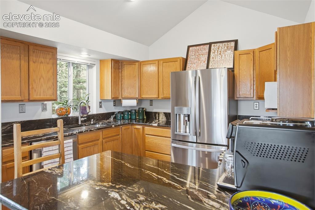 Image 8 of 23: Kitchen