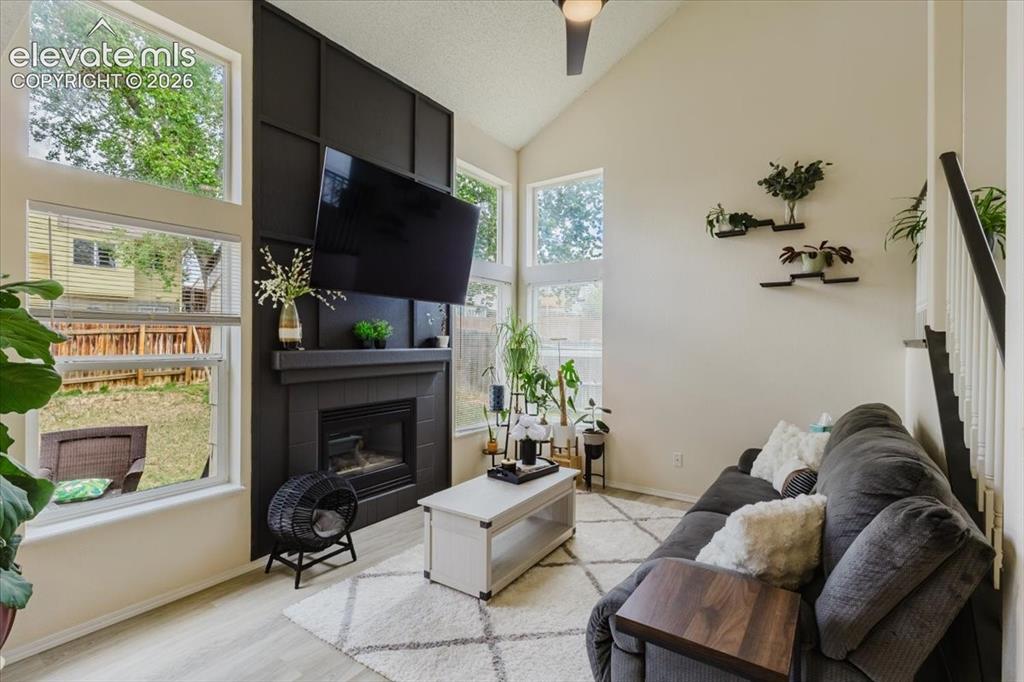 Image 11 of 44: Living Room