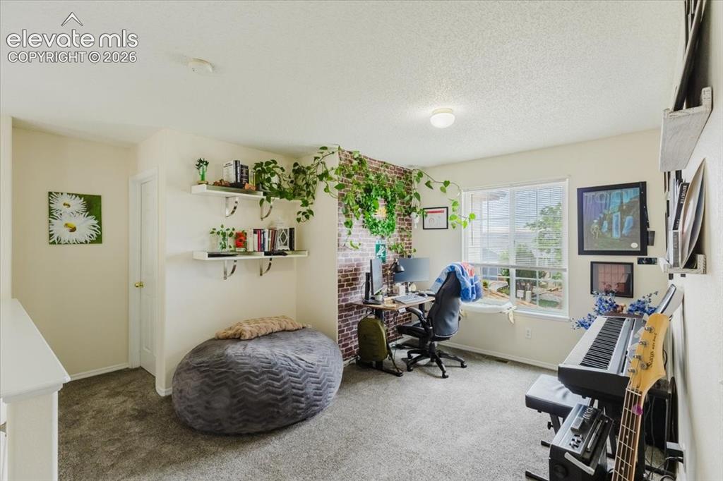 Image 18 of 44: Loft