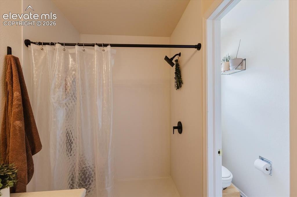 Image 26 of 44: Master Bathroom