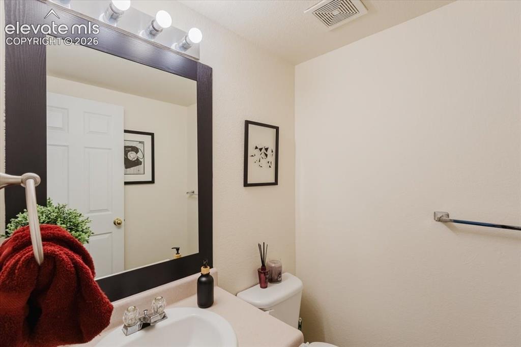 Image 6 of 44: Half Bath on the main level