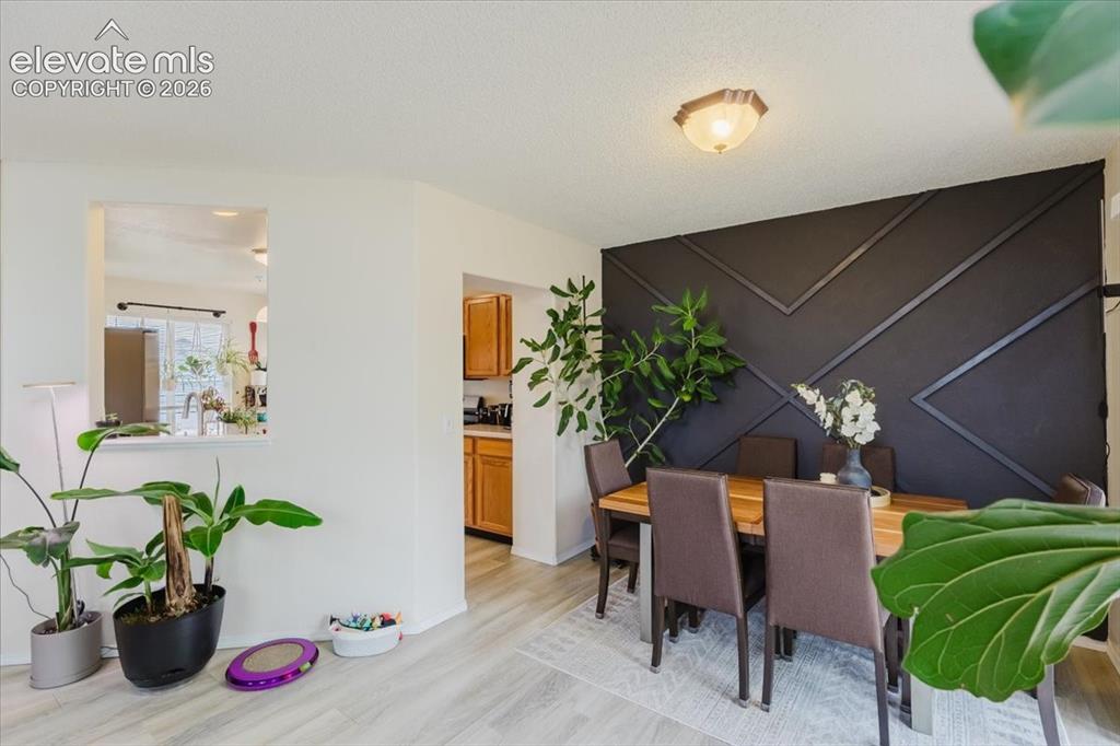Image 9 of 44: Dining Area