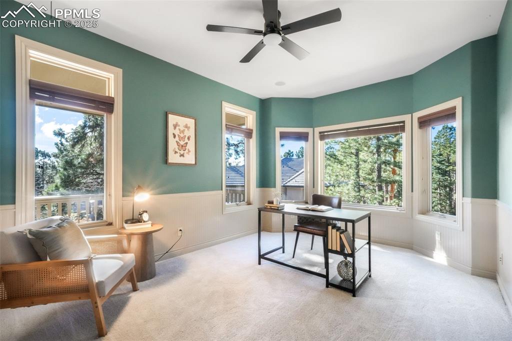 Image 4 of 50: Office