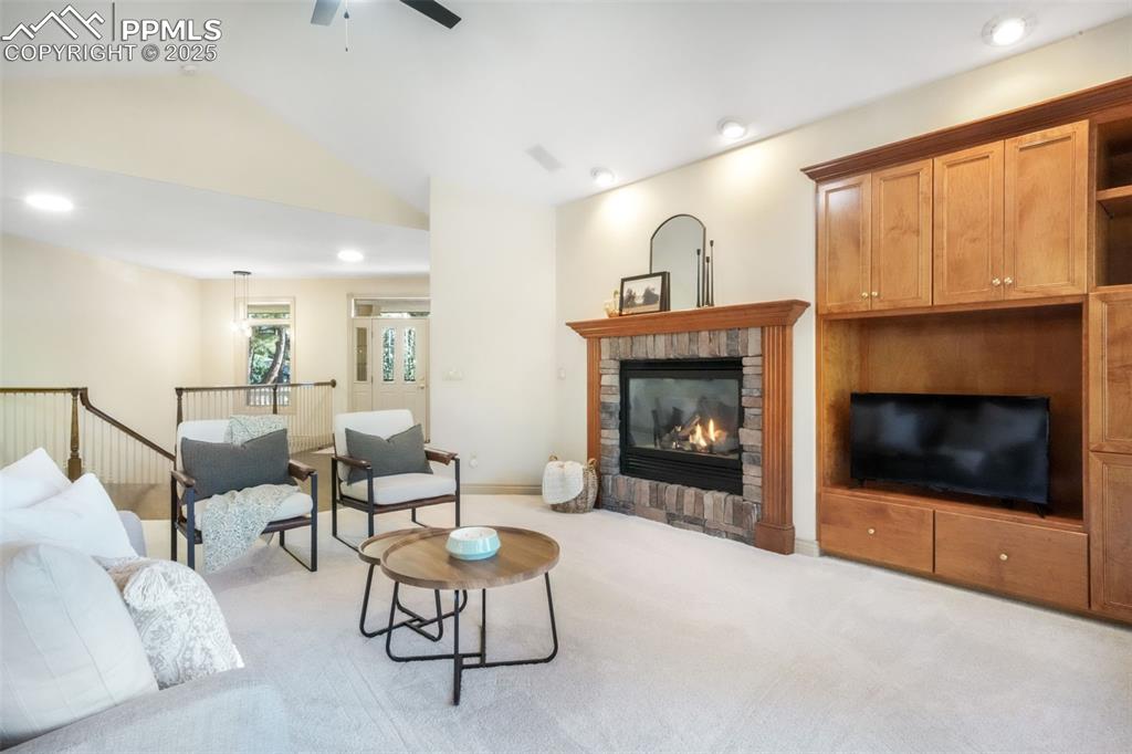 Image 9 of 50: Living Room