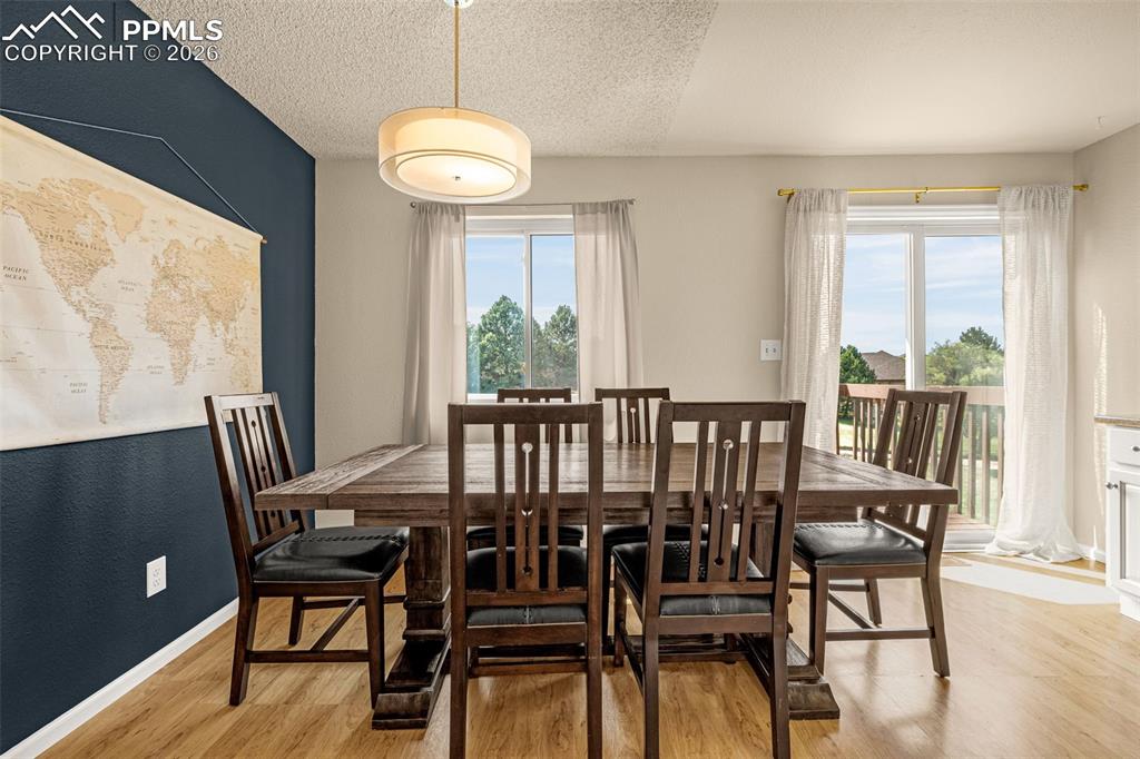 Image 10 of 35: Dining Area