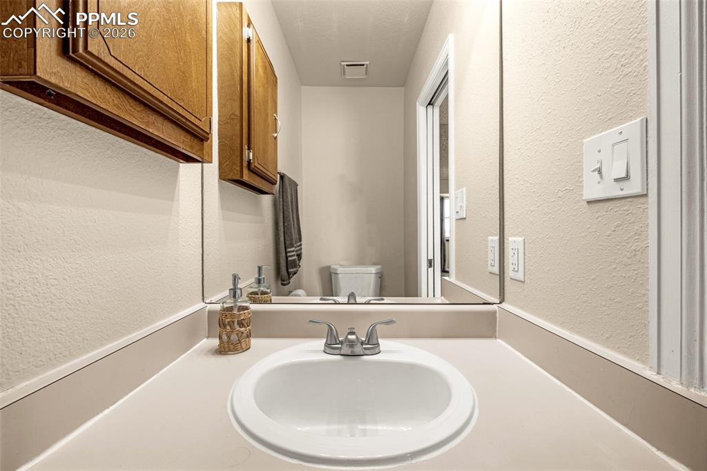 Image 12 of 35: Bathroom