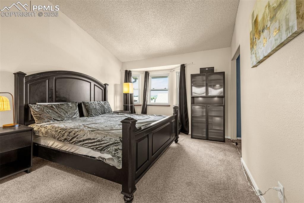 Image 13 of 35: Bedroom