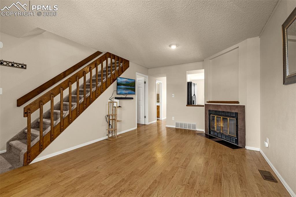 Image 4 of 35: Living Room