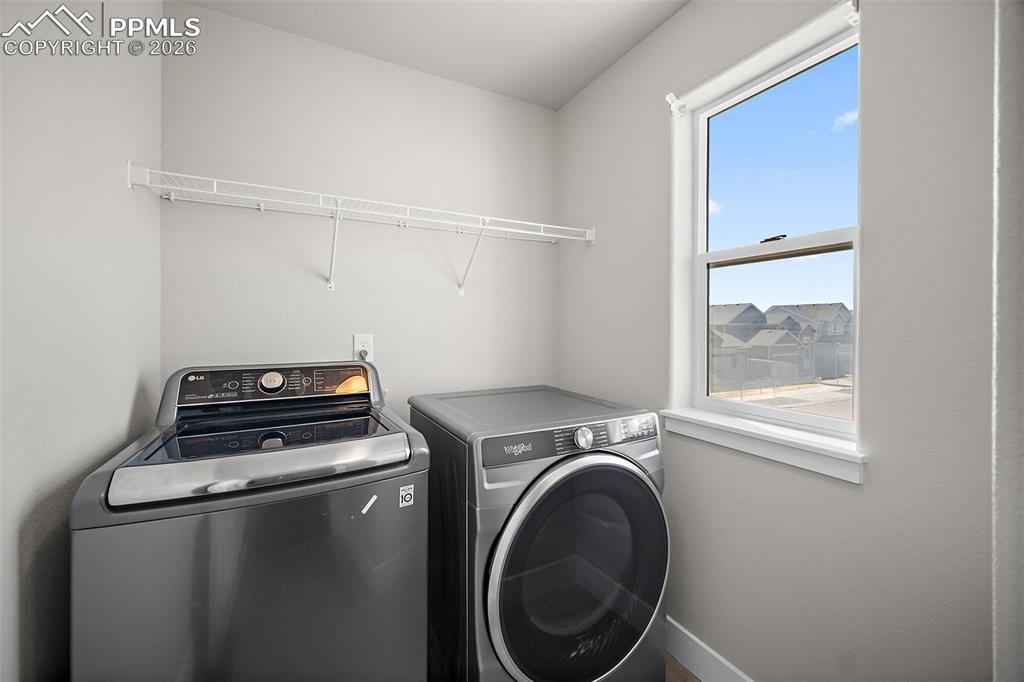 Image 19 of 25: Laundry