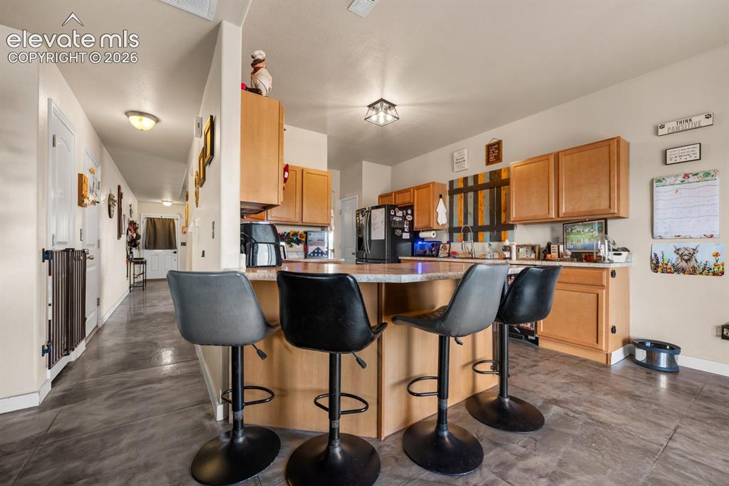 Image 8 of 40: Kitchen