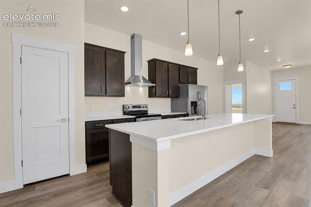 Image 40 of 50: Kitchen