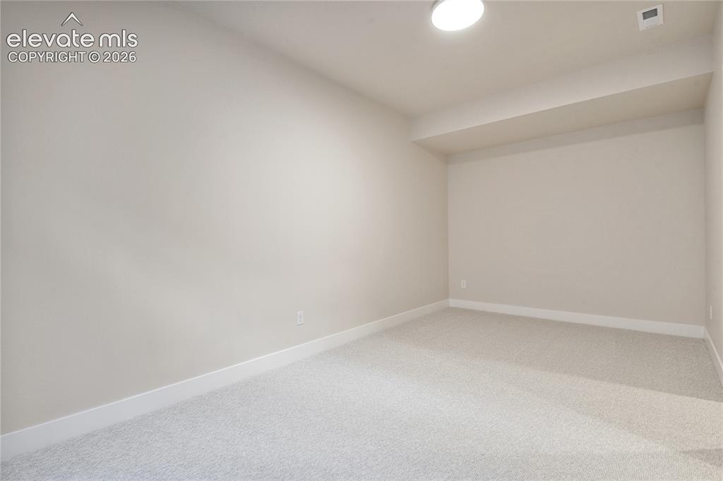 Image 49 of 50: Bedroom