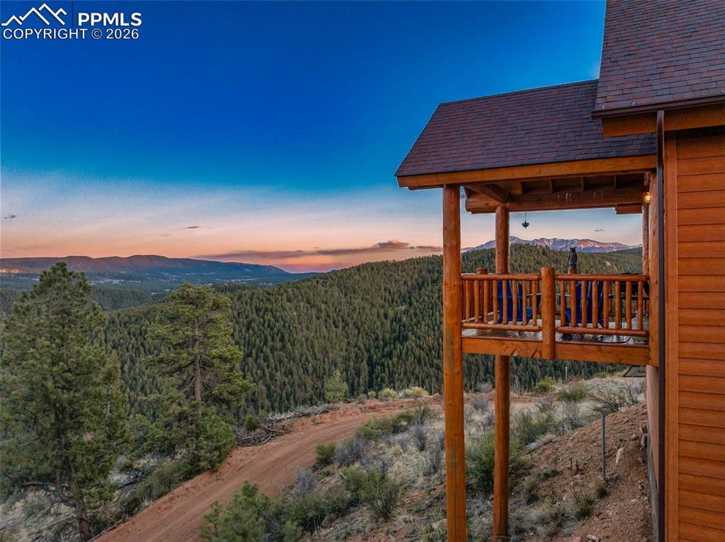 Image 36 of 49: Deck