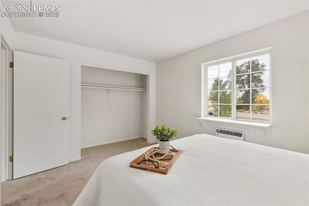 Image 15 of 35: Bedroom