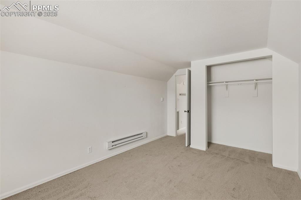 Image 19 of 35: Bedroom