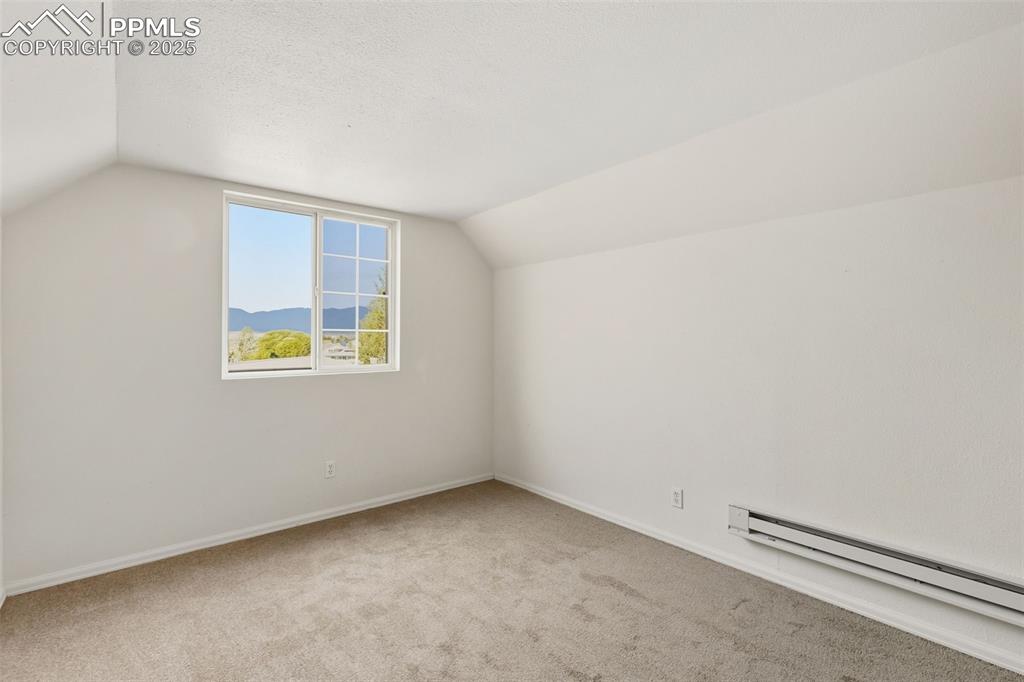 Image 20 of 35: Bonus Room