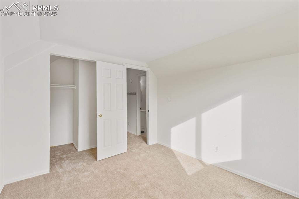 Image 22 of 35: Bedroom