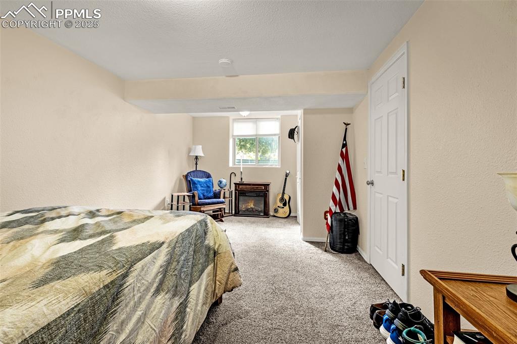 Image 24 of 36: Bedroom