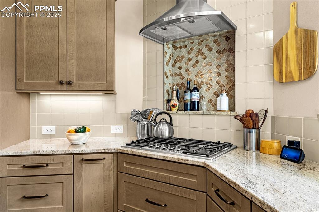 Image 9 of 36: Kitchen