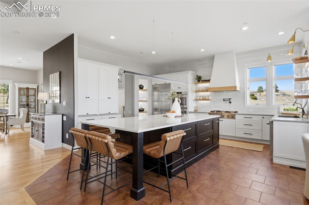 Image 9 of 50: Kitchen