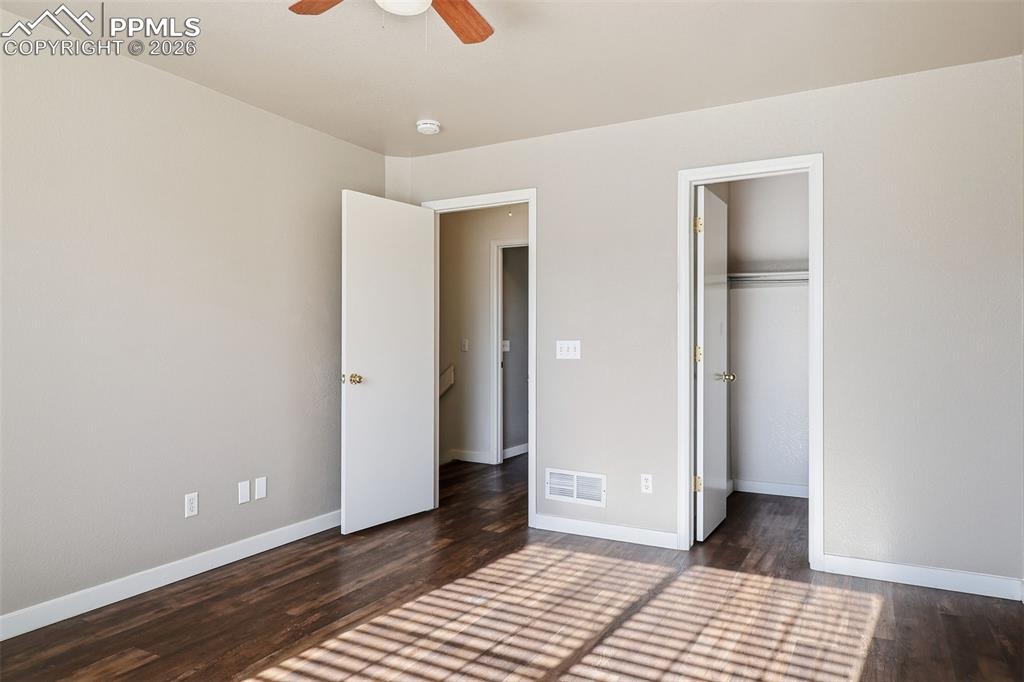 Image 14 of 36: Bedroom