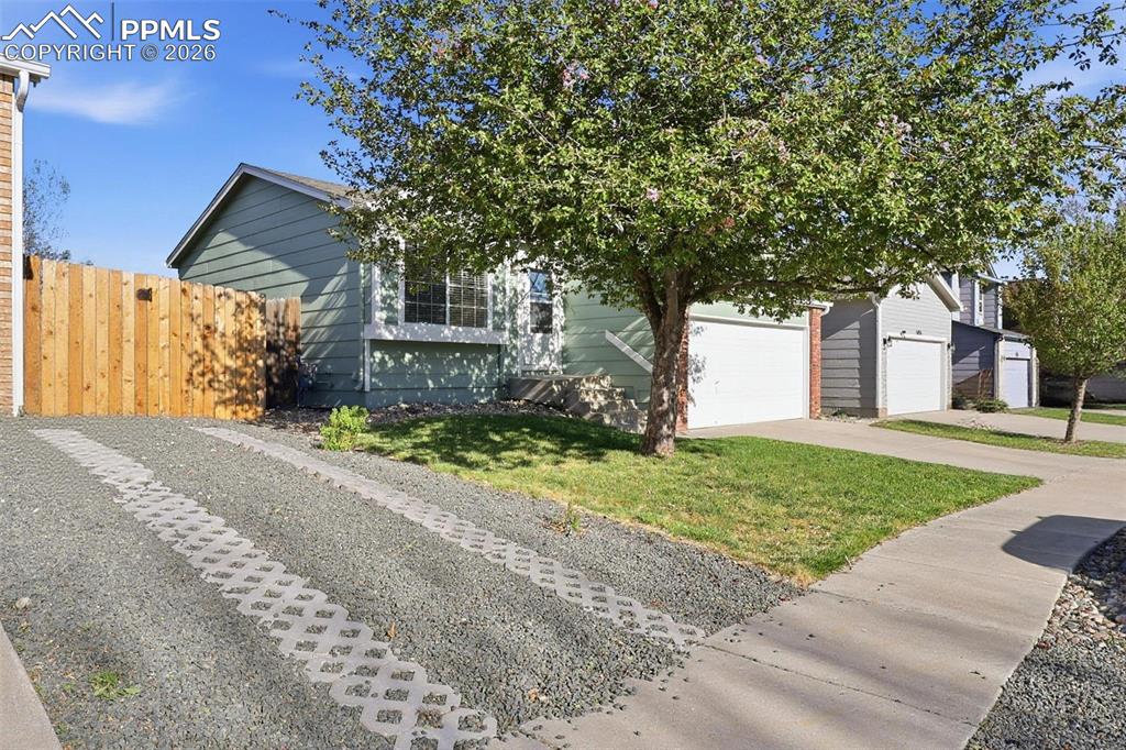 Image 3 of 36: Front of Structure