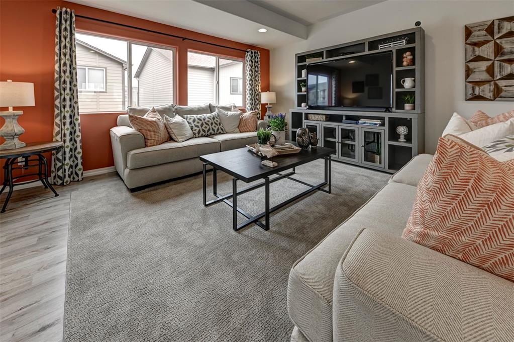 Image 32 of 32: Living Room