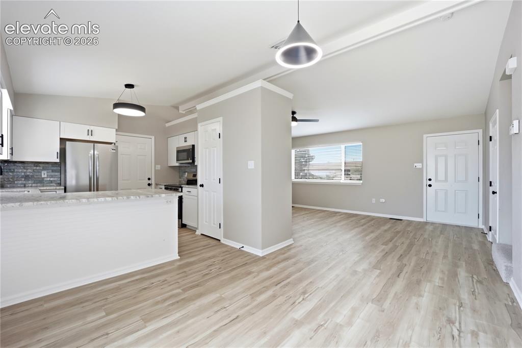 Image 11 of 42: Dining Area