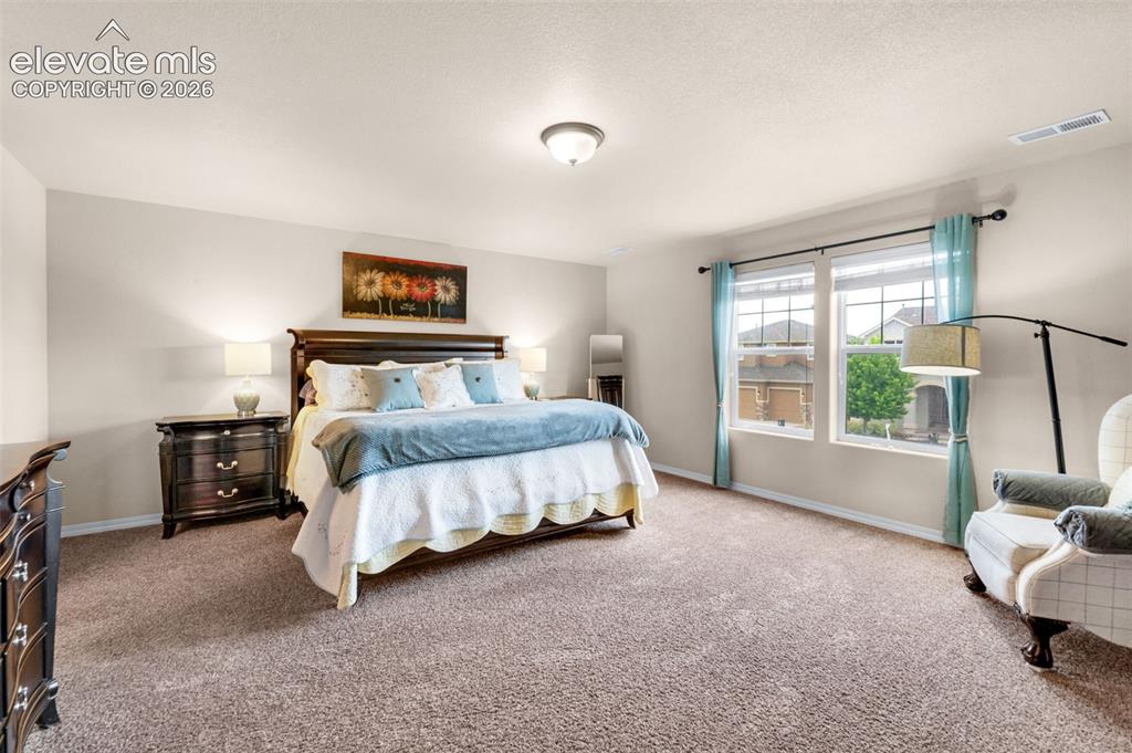 Image 16 of 33: Bedroom