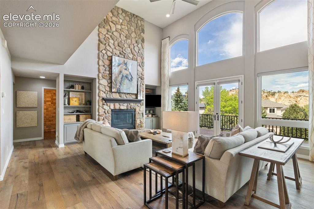 Image 11 of 44: Living Room