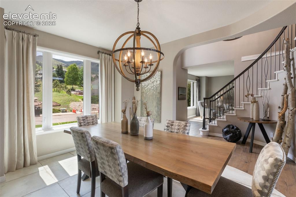 Image 5 of 44: Dining Area