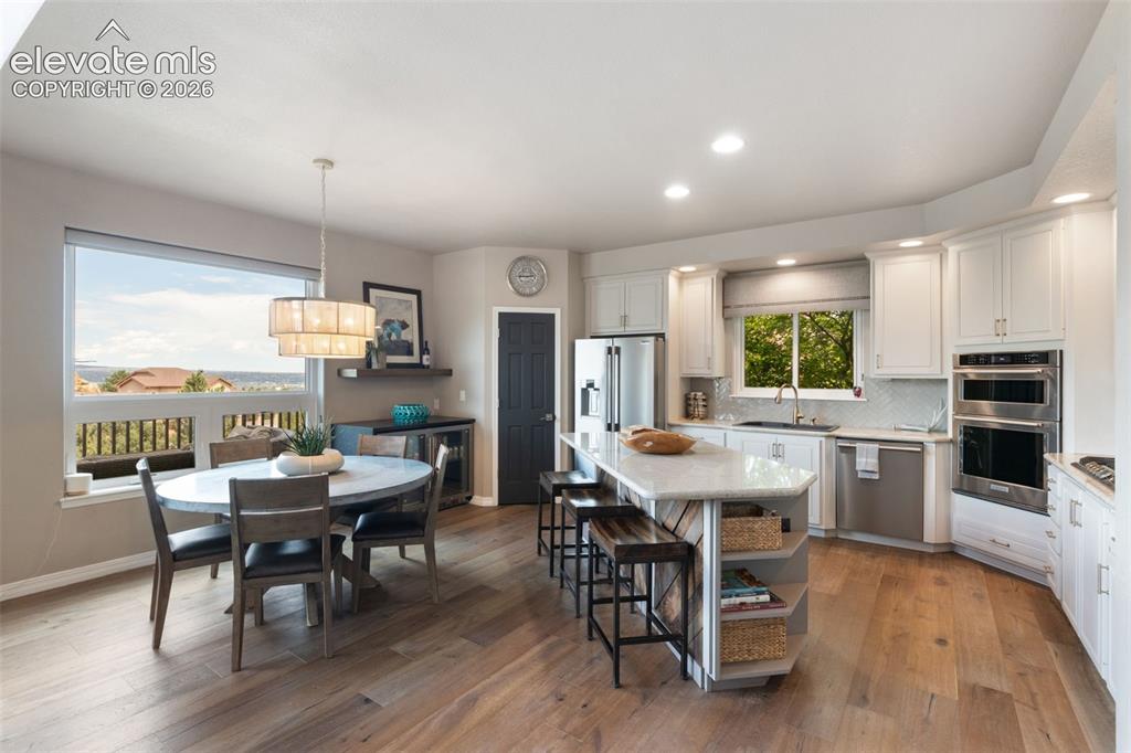 Image 8 of 44: Kitchen