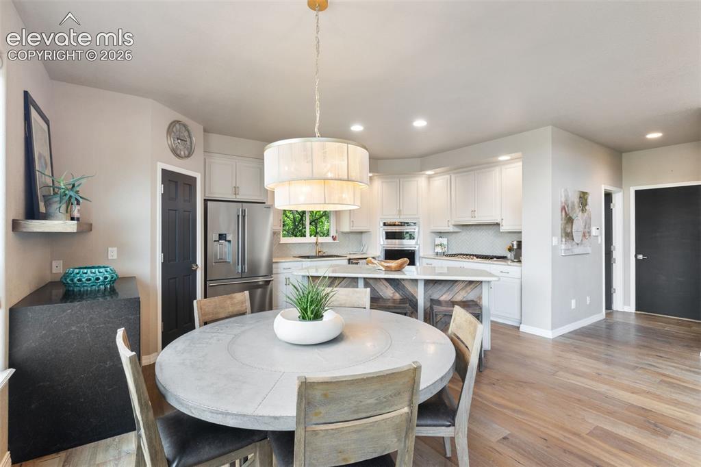 Image 9 of 44: Dining Area