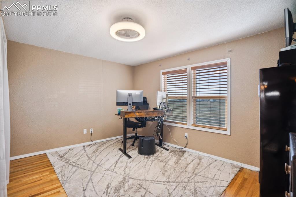 Image 26 of 34: Bedroom