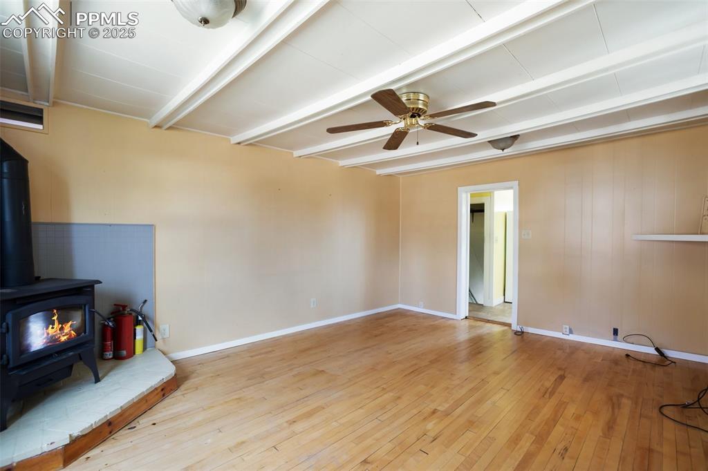 Image 4 of 26: Living Room